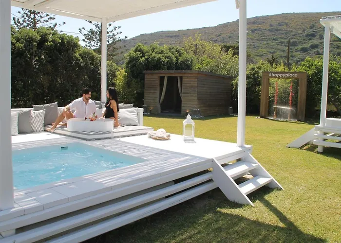 Ow Andros Luxury غافريون