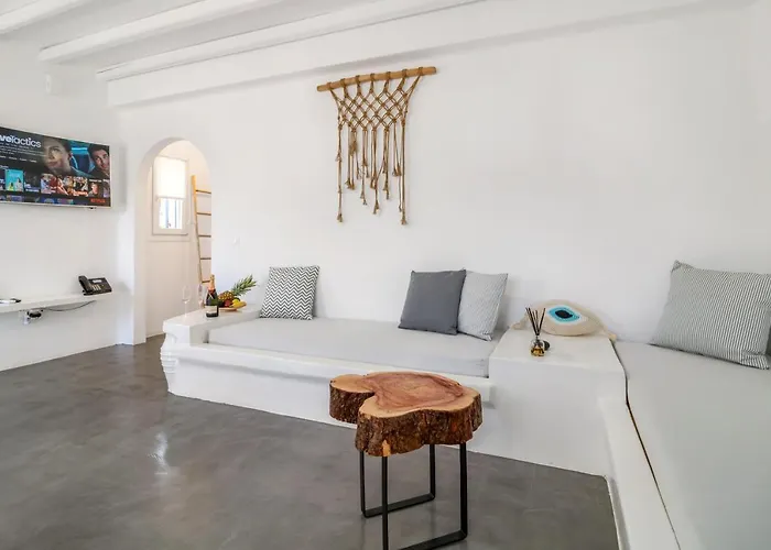 Ow Andros Luxury 5* غافريون