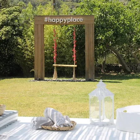 Ow Andros Luxury Hotel